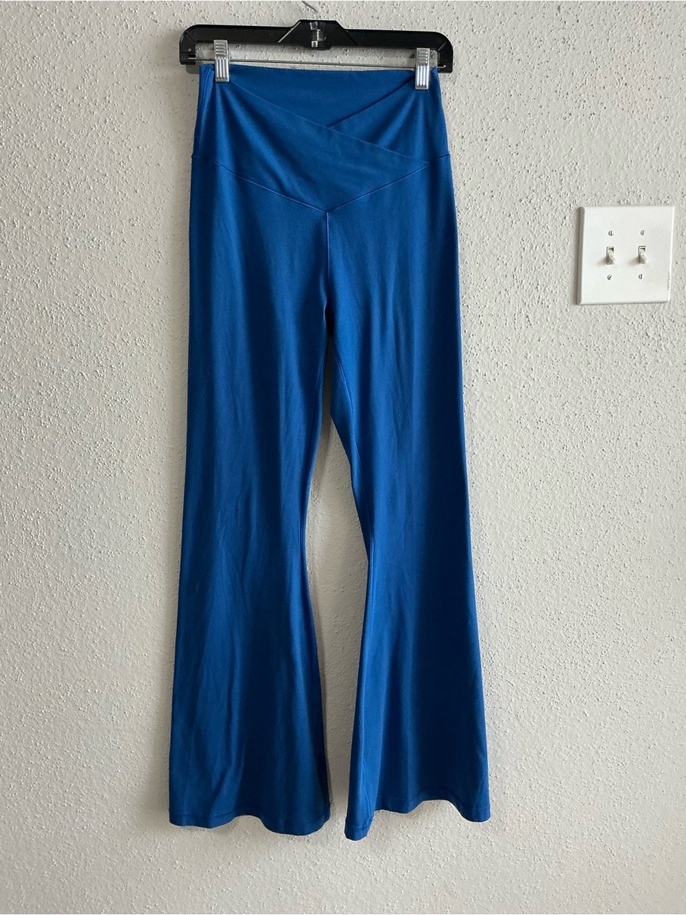 OFFLINE by Aerie Blue Crossover High Waist Flare Leggings Size L